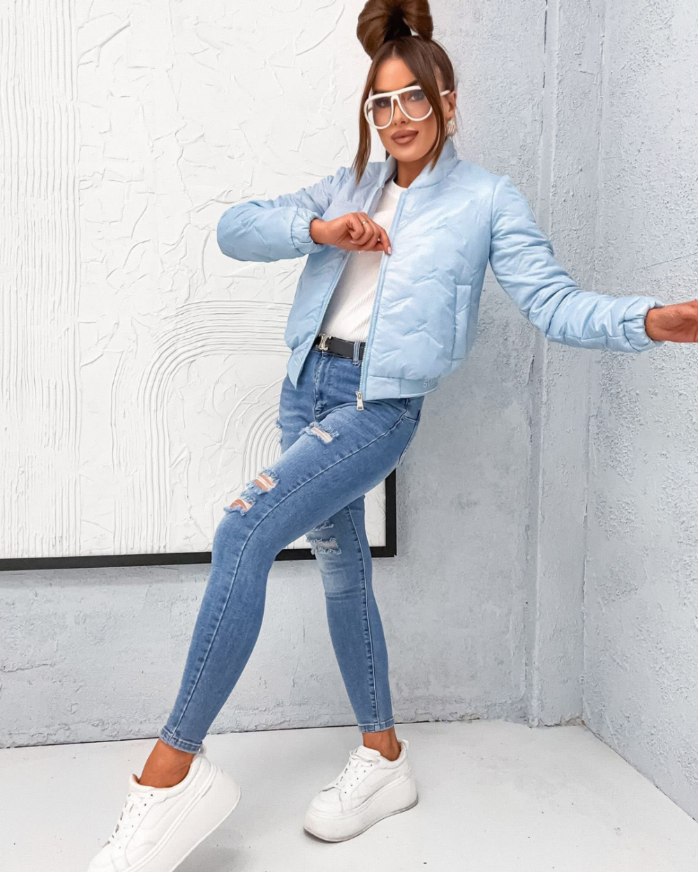 Lekko ocieplana kurtka bomberka- niebieska