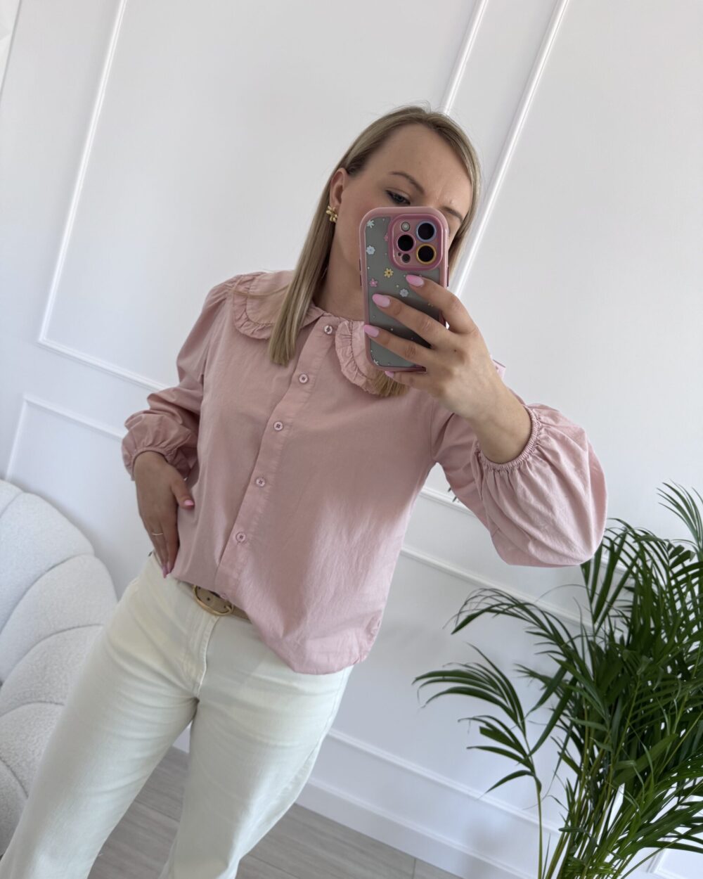 Koszula z falbankowym kołnierzykiem- różowa