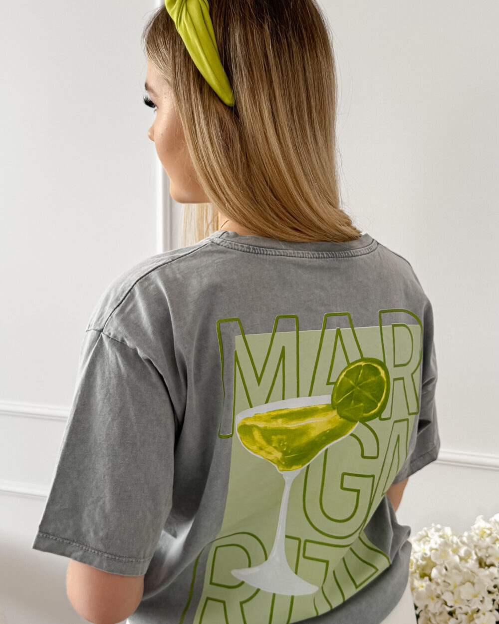 T-shirt oversize Margarita – szary z nadrukiem