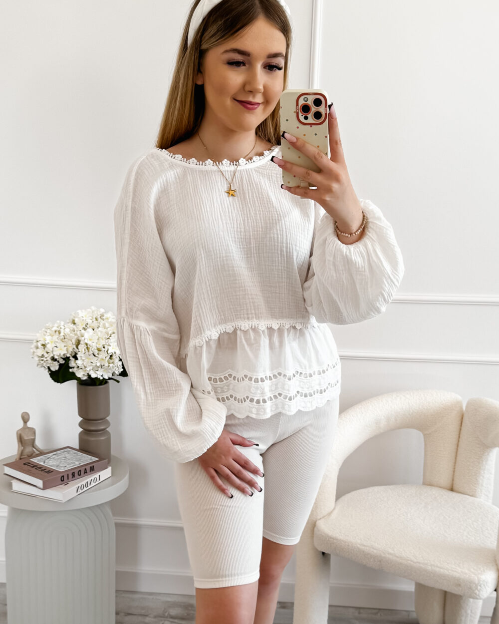 Muślinowa bluzka z odkrytymi plecami – biała boho