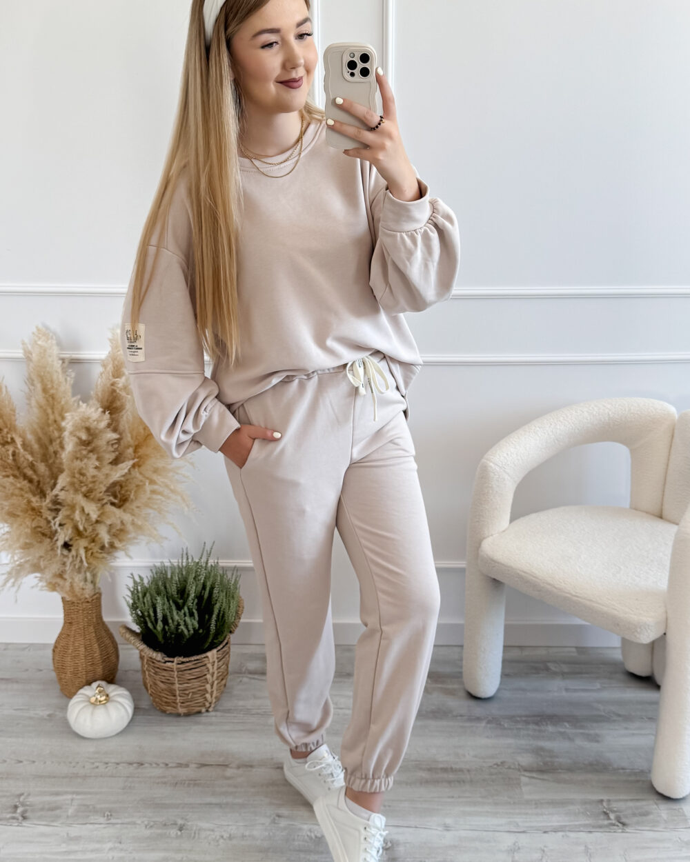 Beżowy dres damski oversize, włoska marka – komplet bluza i spodnie